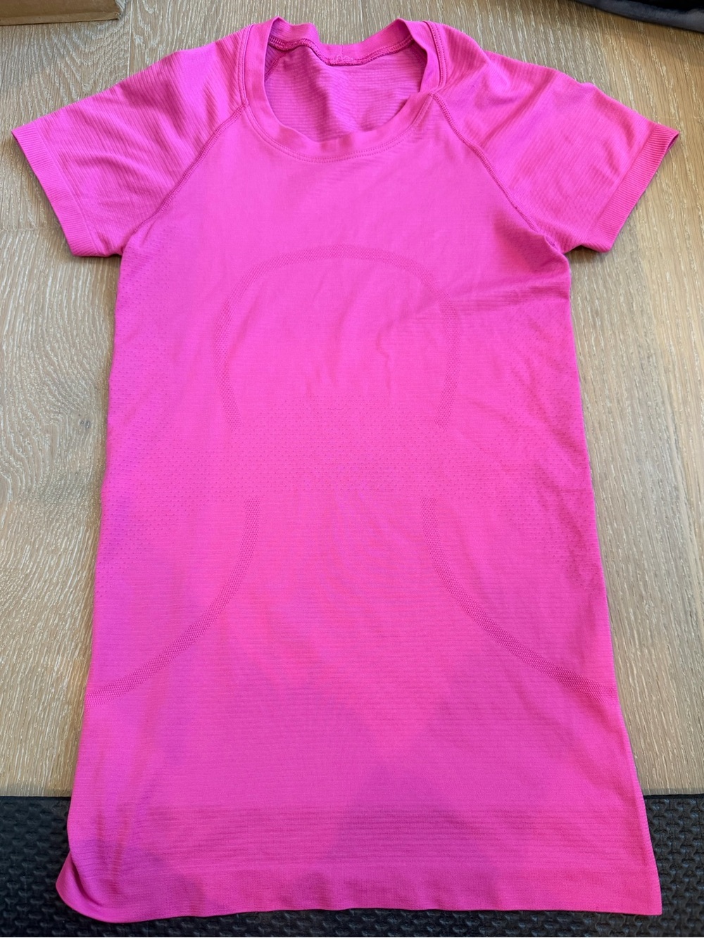 Women’s Lululemon Bright Pink Swiftly Tech